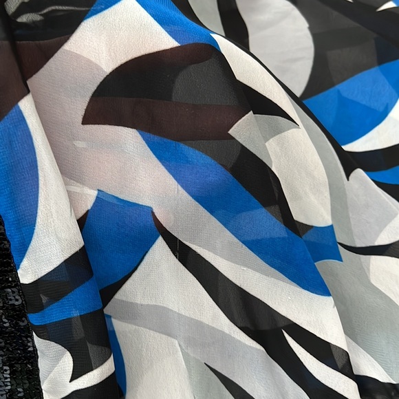 Torrid Size 3 Sheer V Neck blouse - Picture 8 of 9